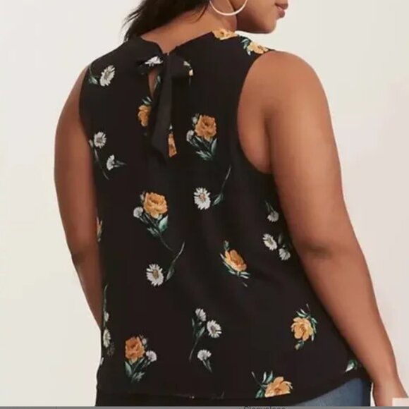 NWOT Black w/ Yellow Rose Print TORRID Sleeveless Blouse Size 2 - Picture 2 of 7